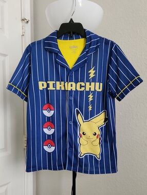 NWOT Pokemon Button-Up Shirt Pikachu & Pokemon Ball Design - Boys Size L (10/12)